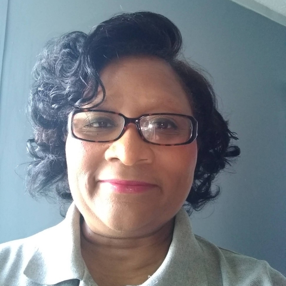 Meet your Posher, Elizabeth - Picture 2 of 9